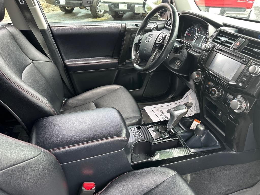 Toyota 4Runner TRD Off Road Premium 4WD (Natl) 2018
