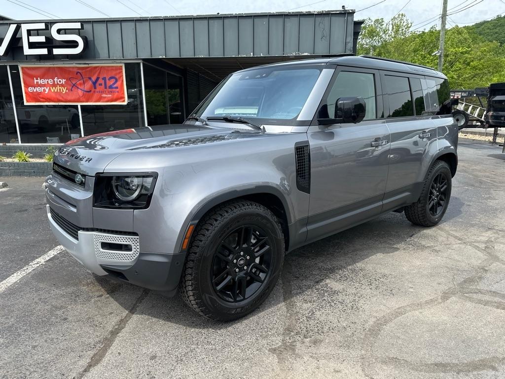 2020 Land Rover Defender SE's photo