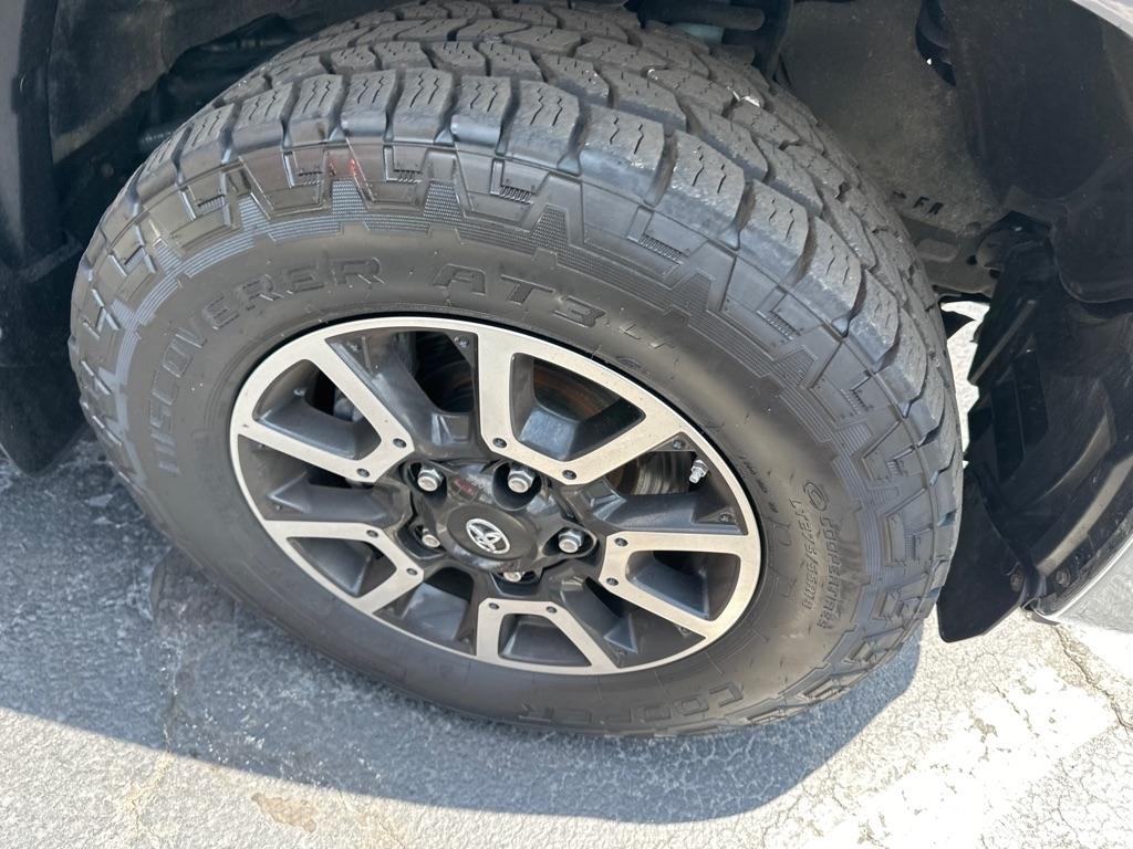 Toyota Tundra 4WD Truck CrewMax 5.7L V8 6-Spd AT TRD Pro (Natl) 2016