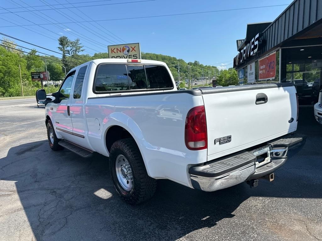 Ford Super Duty F-250 Supercab 142" Lariat 2000