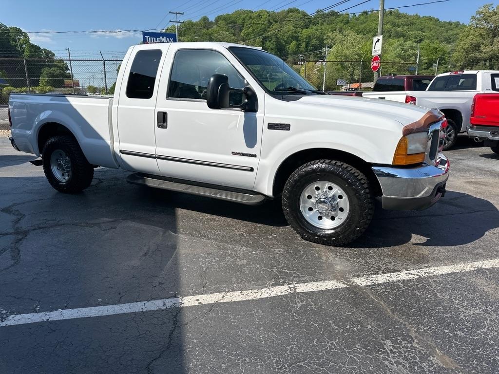 Ford Super Duty F-250 Supercab 142" Lariat 2000