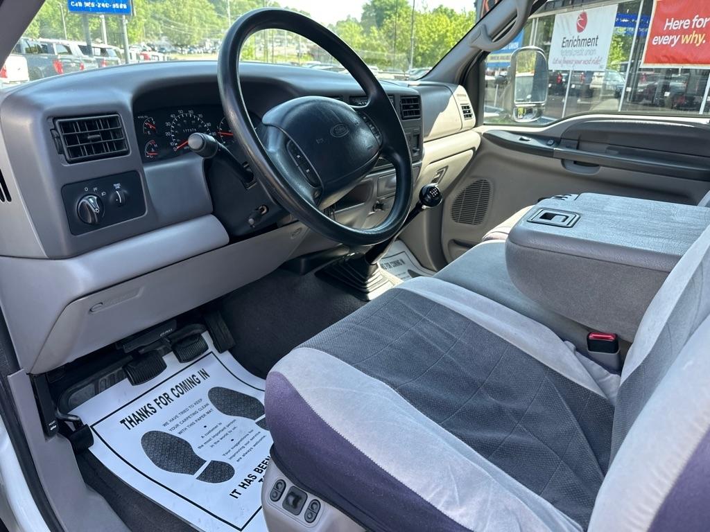 Ford Super Duty F-250 Supercab 142" Lariat 2000