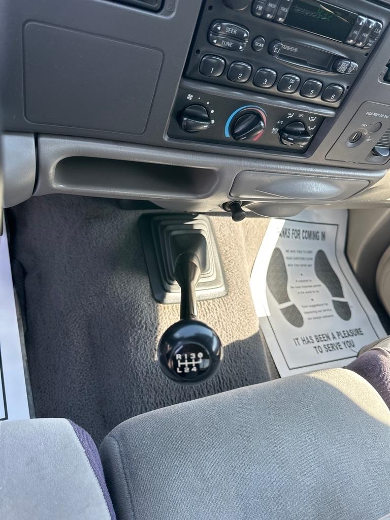 Ford Super Duty F-250 Supercab 142" Lariat 2000