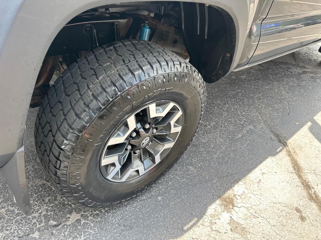 Toyota Tacoma 4WD Double Cab V6 MT TRD Off Road (Natl) 2016