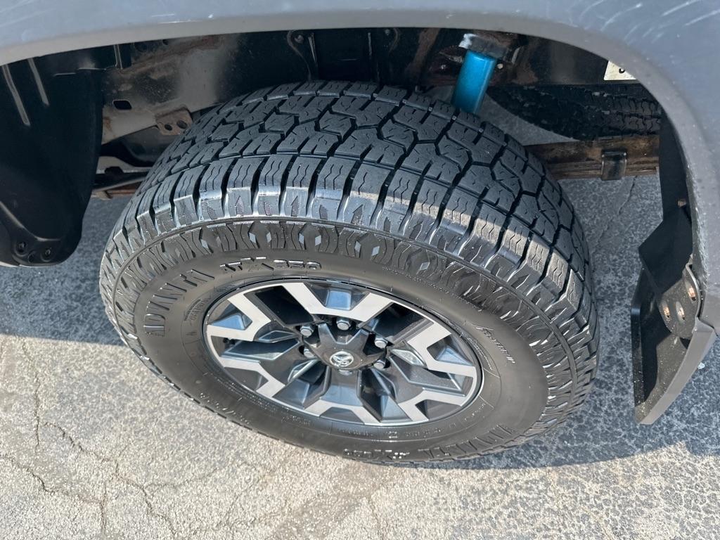 Toyota Tacoma 4WD Double Cab V6 MT TRD Off Road (Natl) 2016
