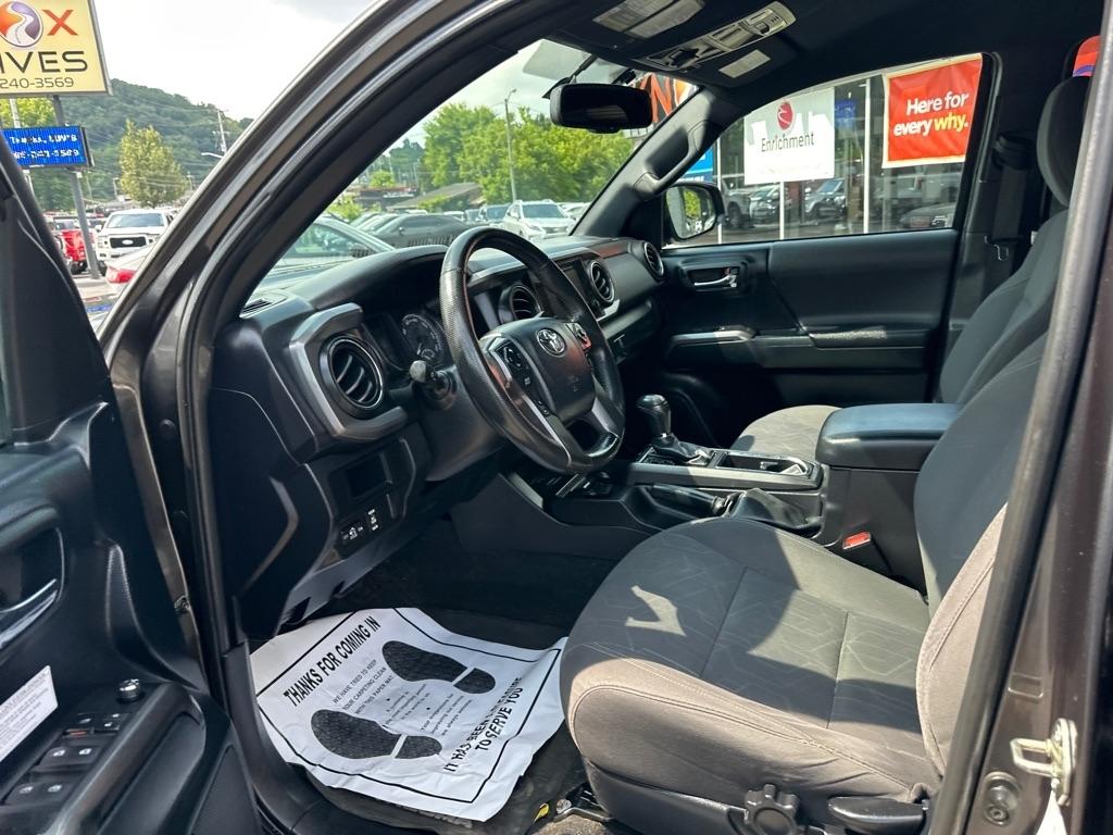 Toyota Tacoma 4WD Double Cab V6 MT TRD Off Road (Natl) 2016