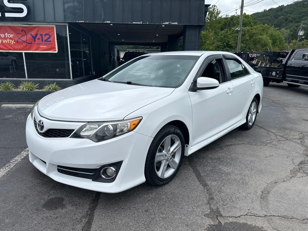 Toyota Camry 4dr Sdn I4 Auto XLE (Natl) 2013