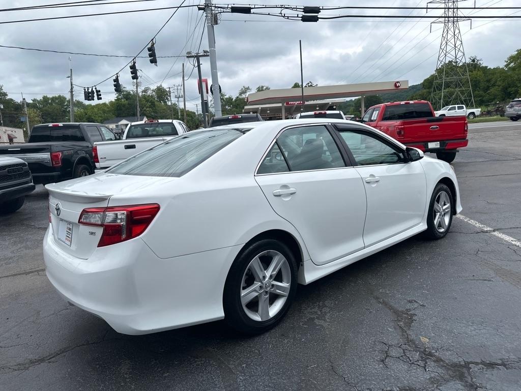 Toyota Camry 4dr Sdn I4 Auto XLE (Natl) 2013