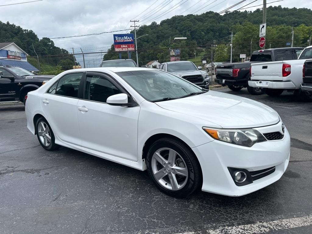 Toyota Camry 4dr Sdn I4 Auto XLE (Natl) 2013