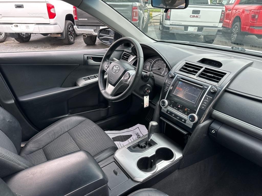 Toyota Camry 4dr Sdn I4 Auto XLE (Natl) 2013