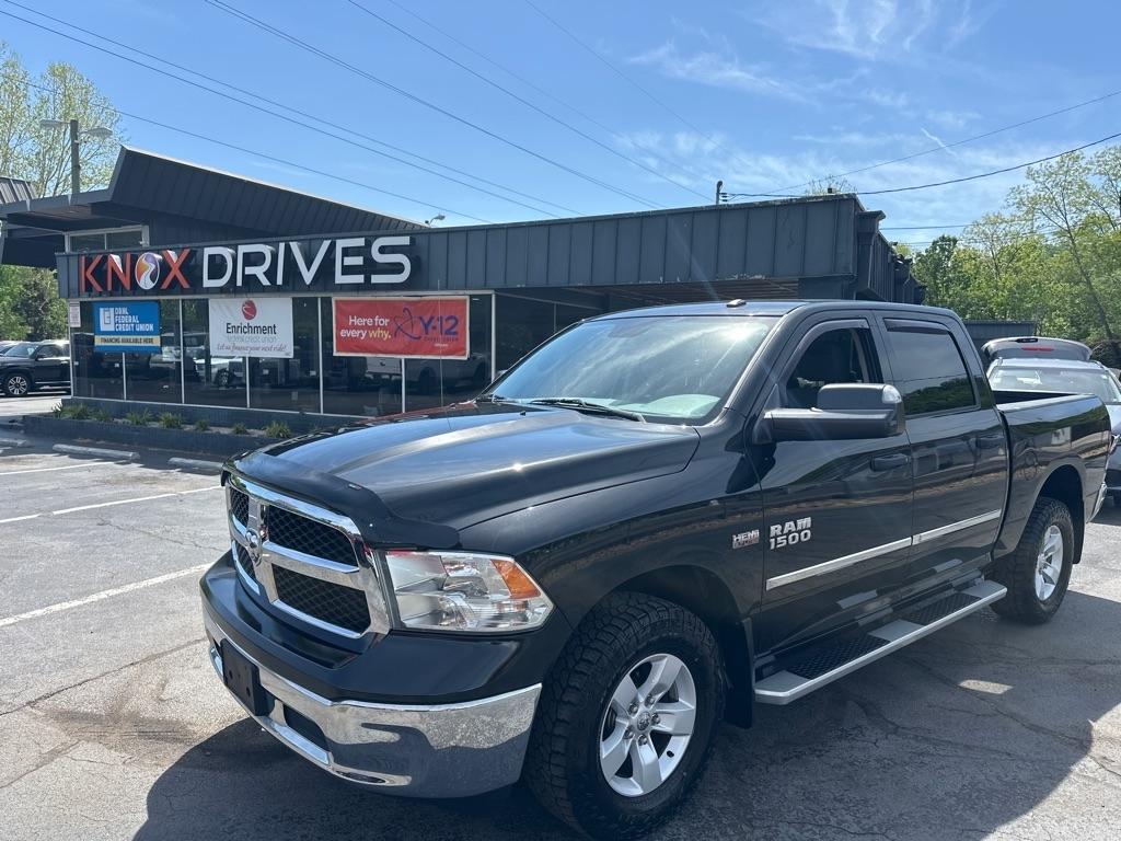 RAM 1500 Tradesman 4x4 Crew Cab 5'7" Box 2017