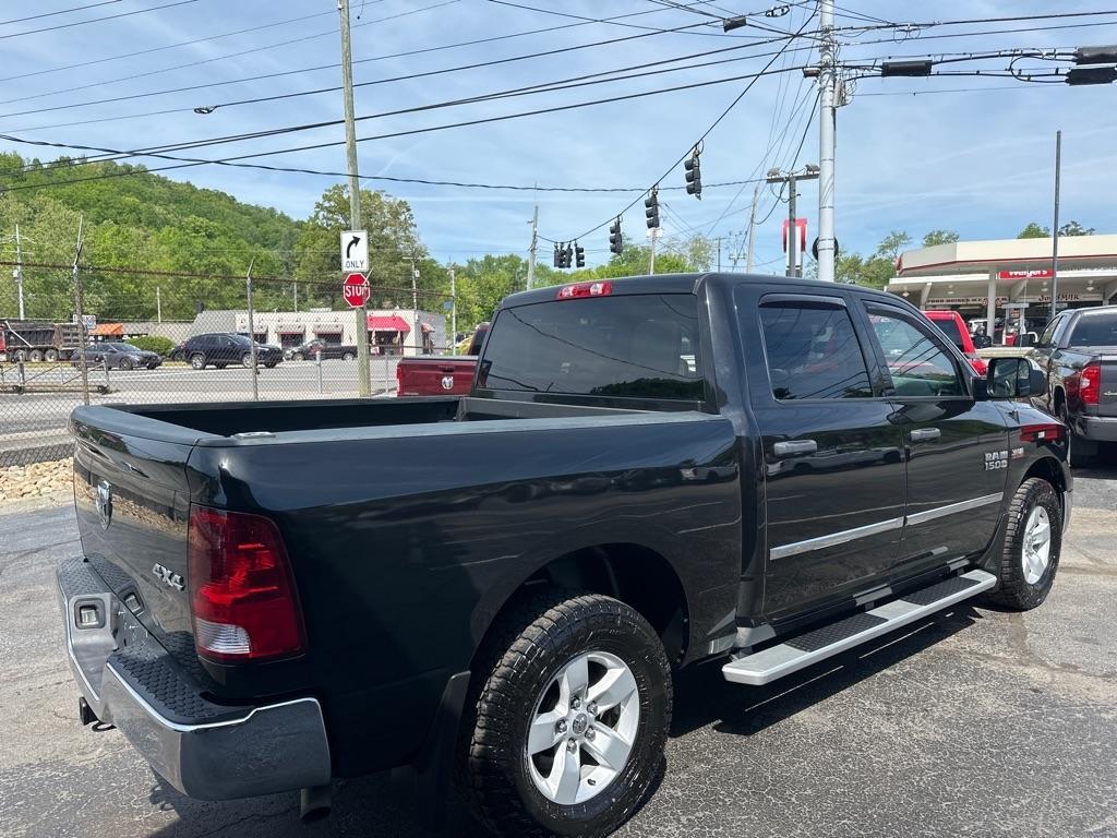 RAM 1500 Tradesman 4x4 Crew Cab 5'7" Box 2017