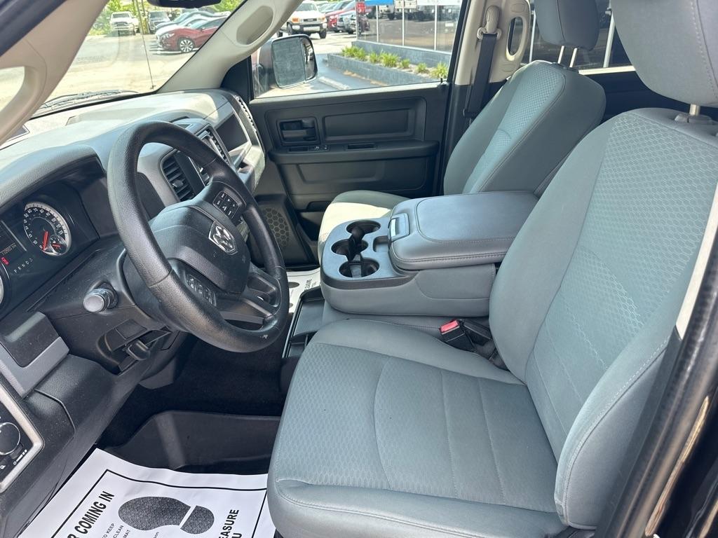 RAM 1500 Tradesman 4x4 Crew Cab 5'7" Box 2017