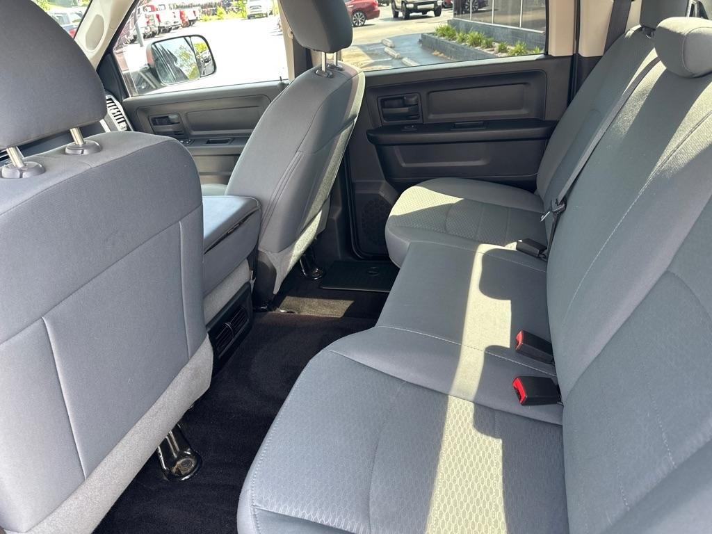 RAM 1500 Tradesman 4x4 Crew Cab 5'7" Box 2017