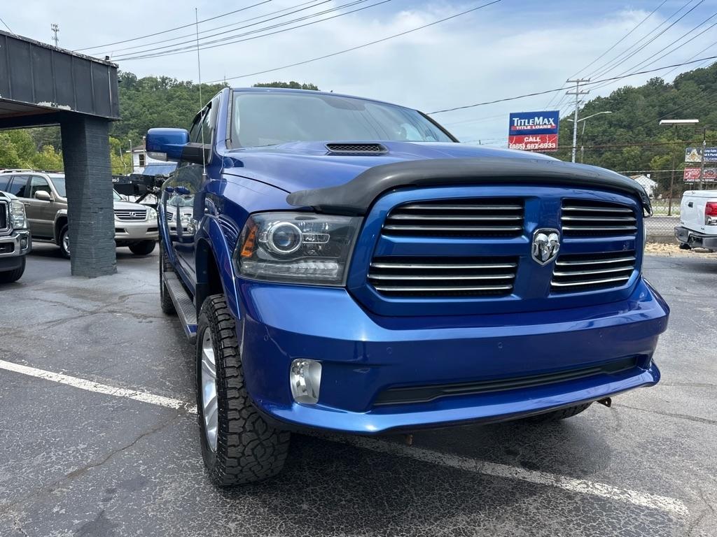 RAM 1500 4WD Crew Cab 140.5" Sport 2014