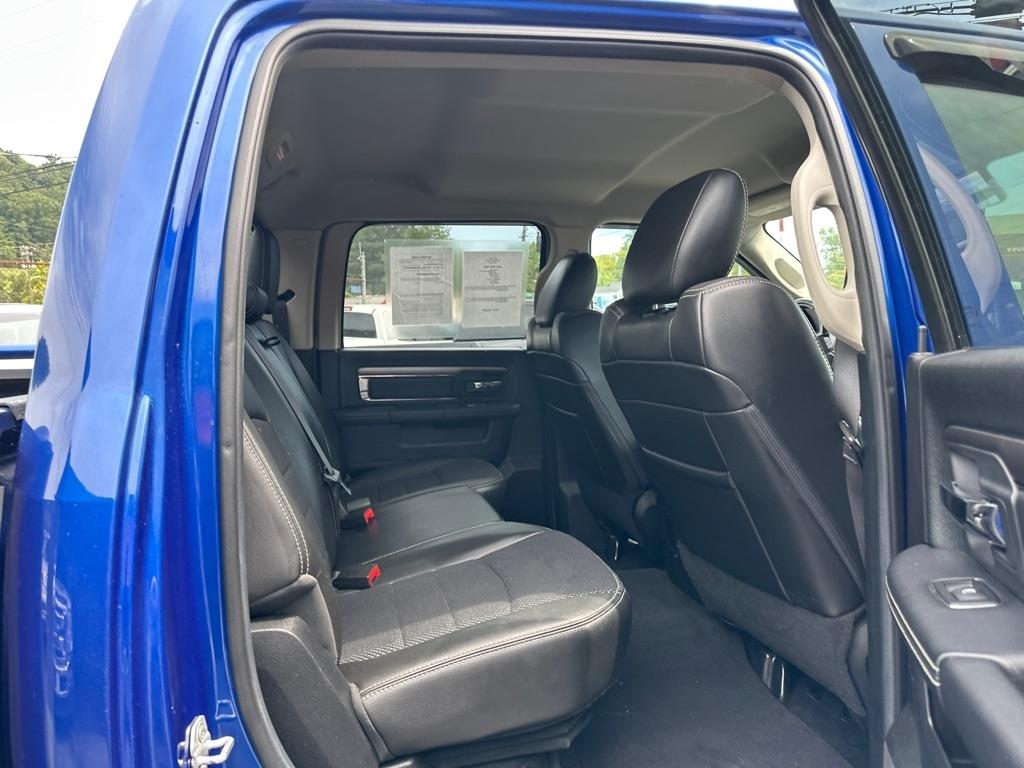 RAM 1500 4WD Crew Cab 140.5" Sport 2014