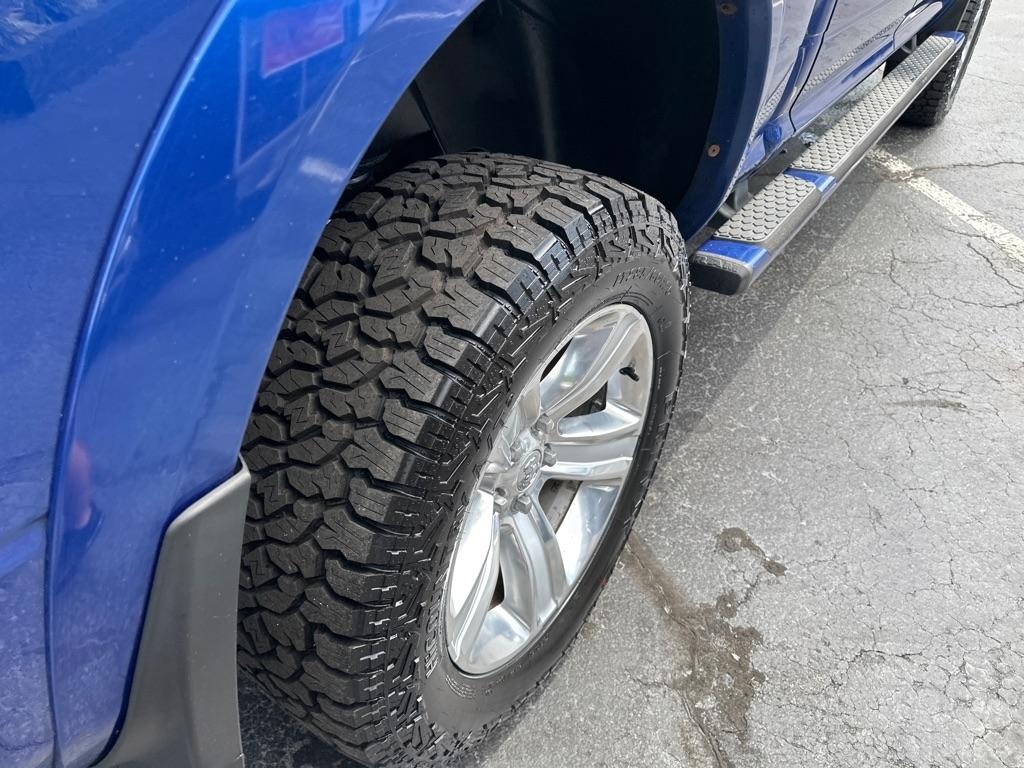 RAM 1500 4WD Crew Cab 140.5" Sport 2014