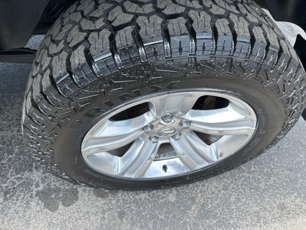 RAM 1500 4WD Crew Cab 140.5" Sport 2014