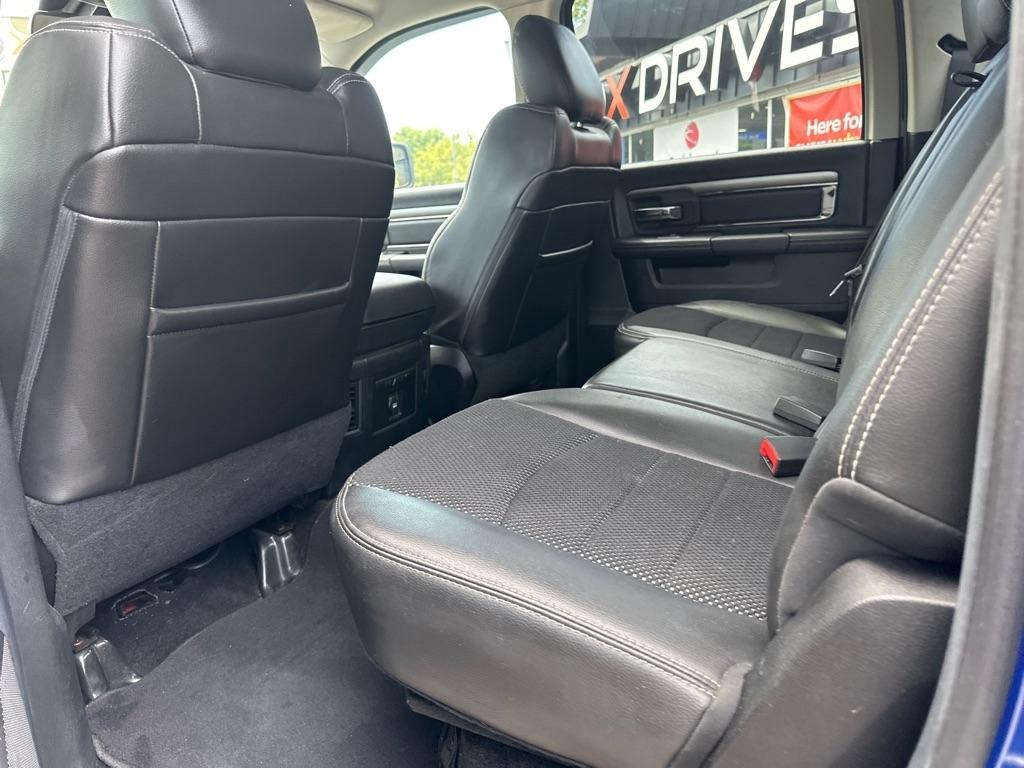 RAM 1500 4WD Crew Cab 140.5" Sport 2014