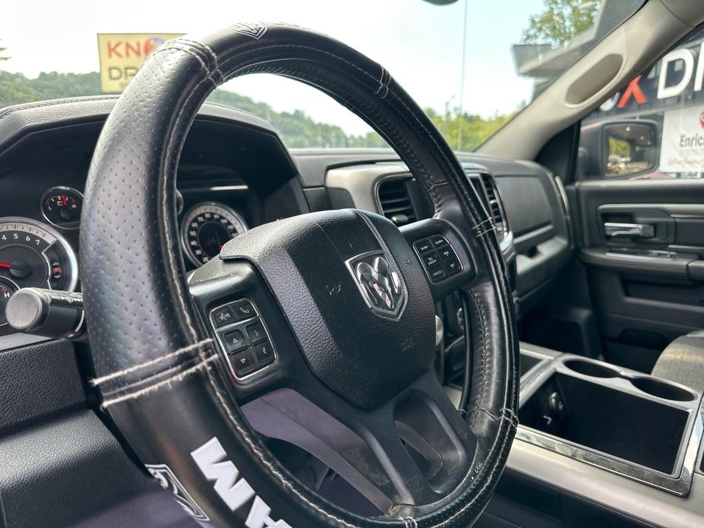 RAM 1500 4WD Crew Cab 140.5" Sport 2014