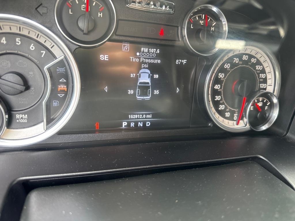 RAM 1500 4WD Crew Cab 140.5" Sport 2014