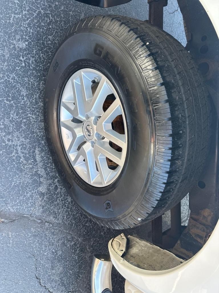 Nissan Frontier 2017.5 Crew Cab 4x4 SV V6 Auto 2017
