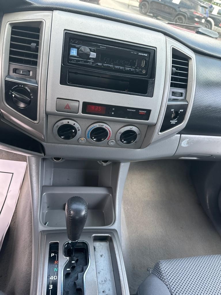 Toyota Tacoma Access 128" V6 Manual 4WD (Natl) 2006