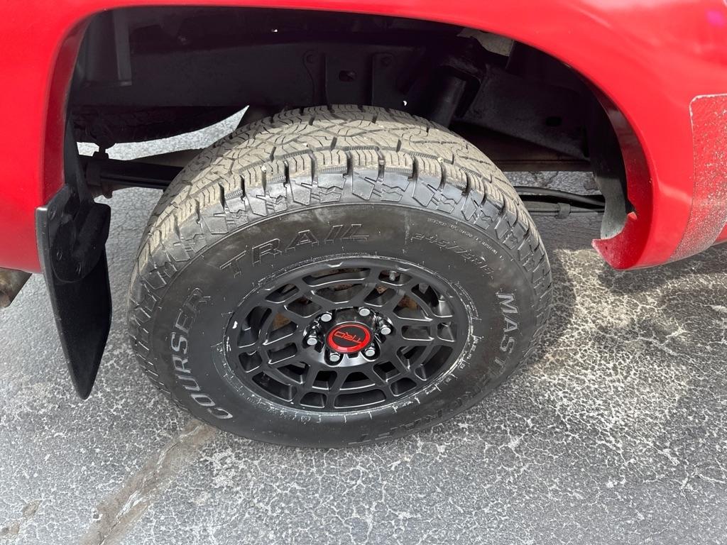 Toyota Tacoma 4WD Double LB V6 AT (Natl) 2011