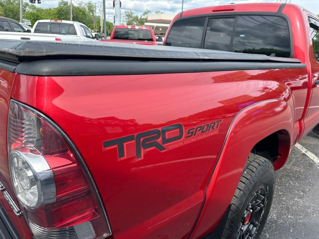 Toyota Tacoma 4WD Double LB V6 AT (Natl) 2011