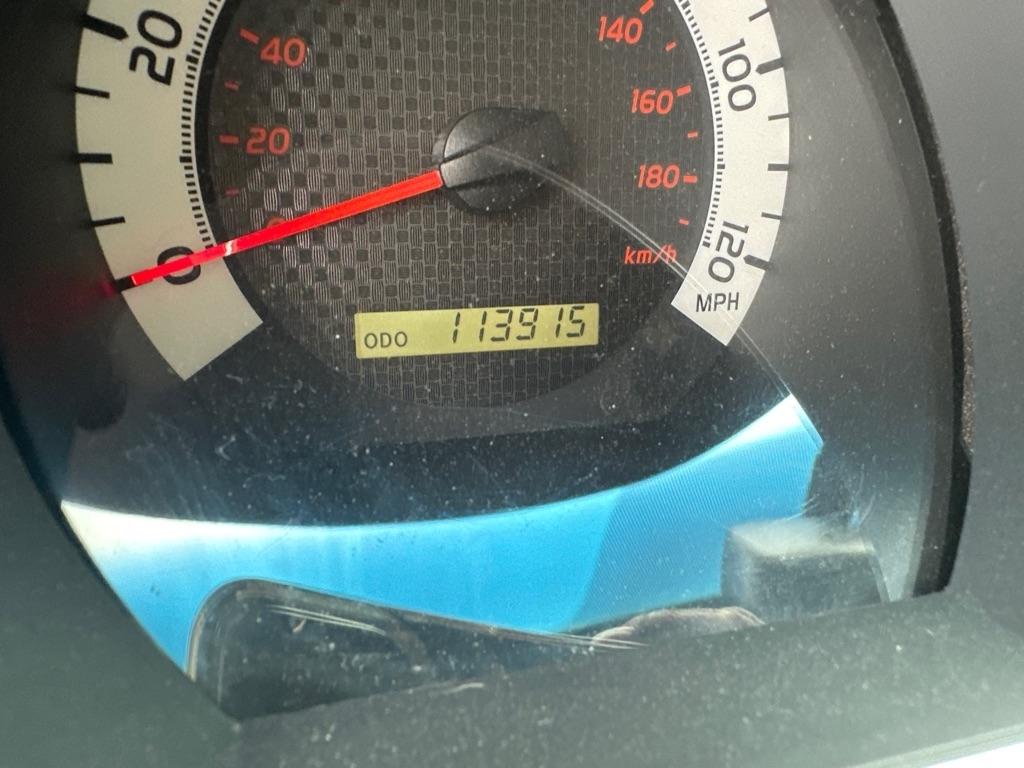 Toyota Tacoma 4WD Double LB V6 AT (Natl) 2011