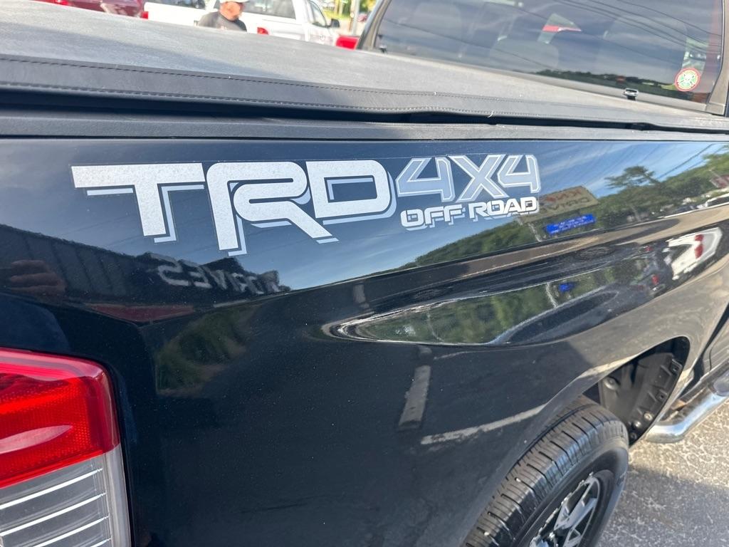 Toyota Tundra 4WD Truck CrewMax 5.7L V8 6-Spd AT SR5 (Natl) 2014