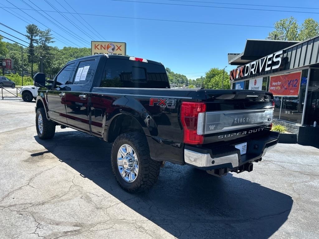 Ford Super Duty F-250 SRW King Ranch 4WD Crew Cab 8' Box 2017
