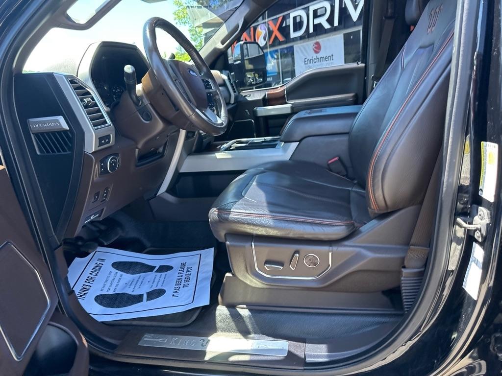 Ford Super Duty F-250 SRW King Ranch 4WD Crew Cab 8' Box 2017