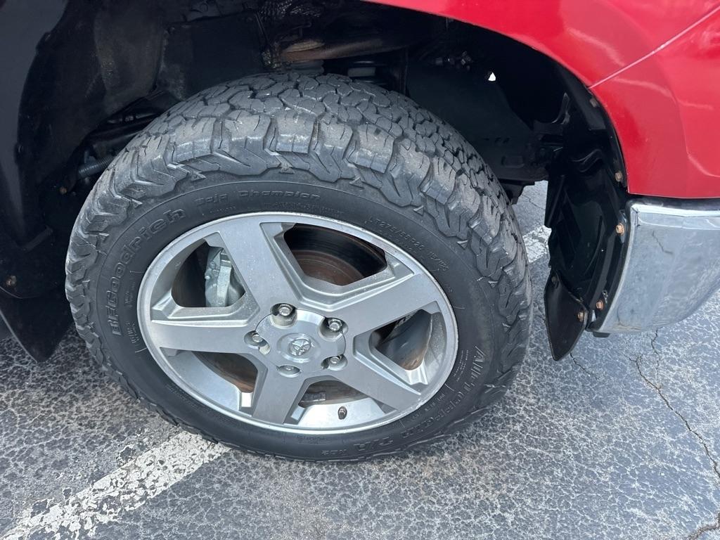 Toyota Tundra 4WD Truck CrewMax 5.7L FFV V8 6-Spd AT SR5 (Natl) 2014