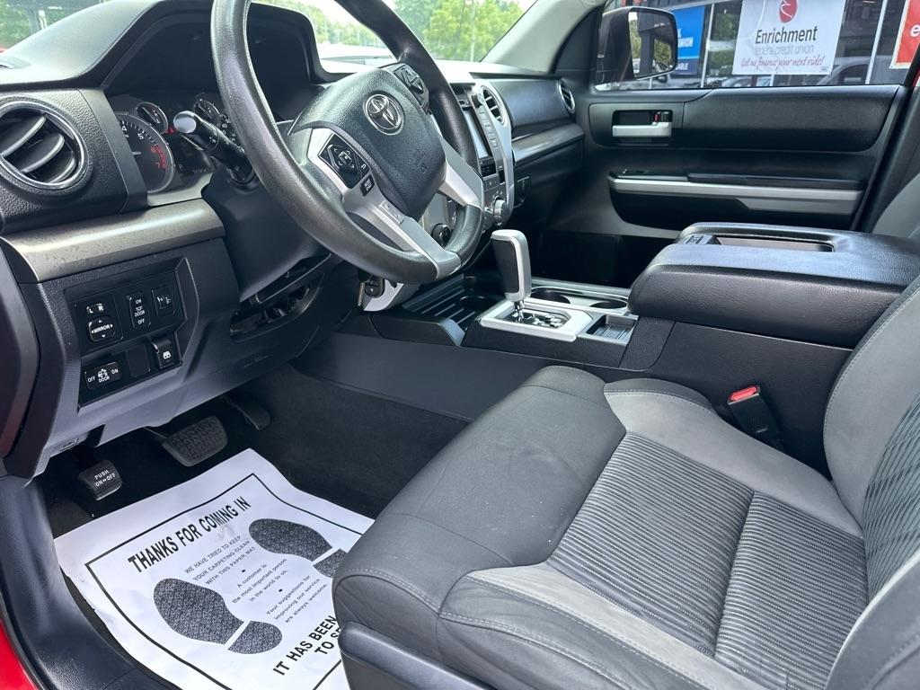 Toyota Tundra 4WD Truck CrewMax 5.7L FFV V8 6-Spd AT SR5 (Natl) 2014