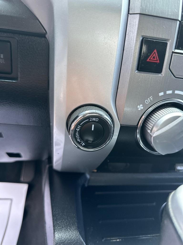 Toyota Tundra 4WD Truck CrewMax 5.7L FFV V8 6-Spd AT SR5 (Natl) 2014