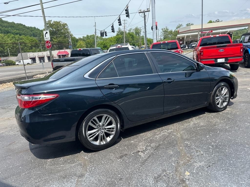 Toyota Camry 4dr Sdn I4 Auto SE w/Special Edition Pkg (Natl) 2016