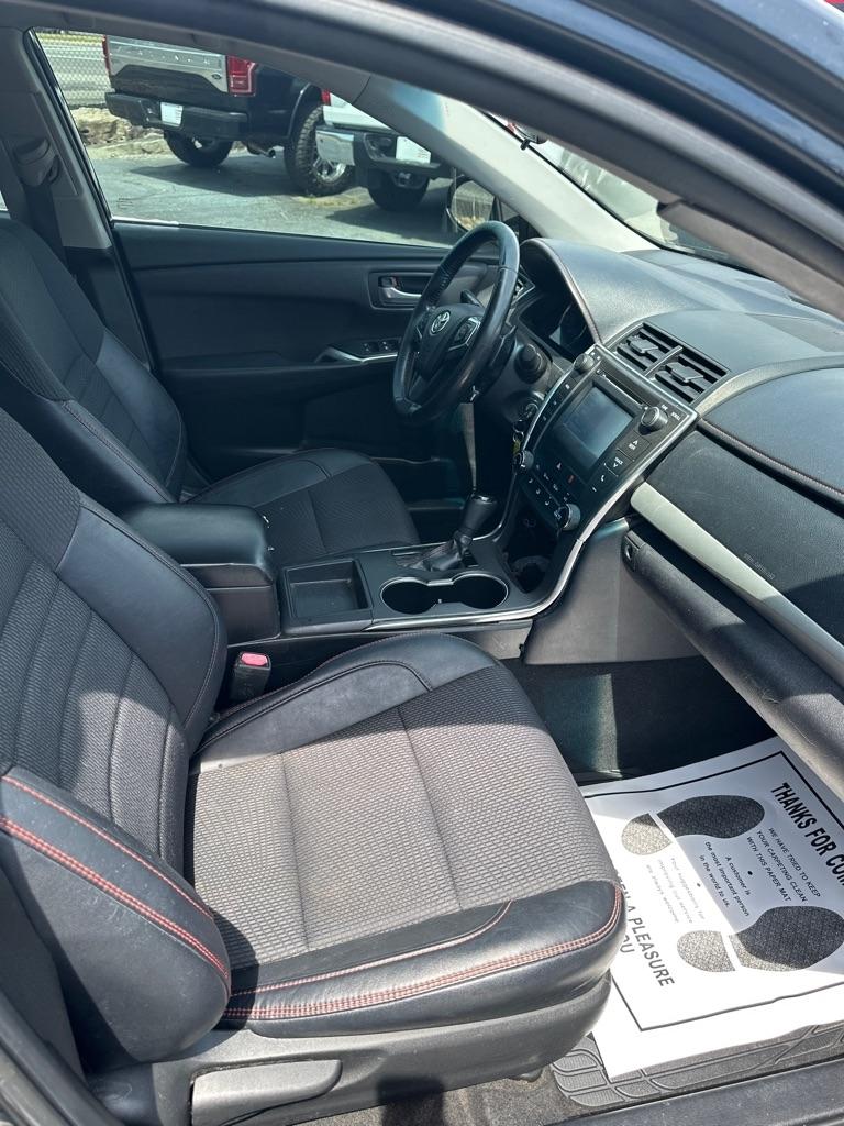 Toyota Camry 4dr Sdn I4 Auto SE w/Special Edition Pkg (Natl) 2016