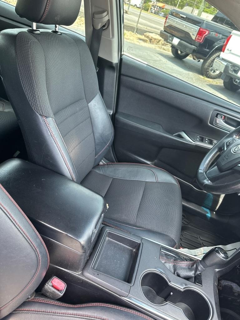Toyota Camry 4dr Sdn I4 Auto SE w/Special Edition Pkg (Natl) 2016