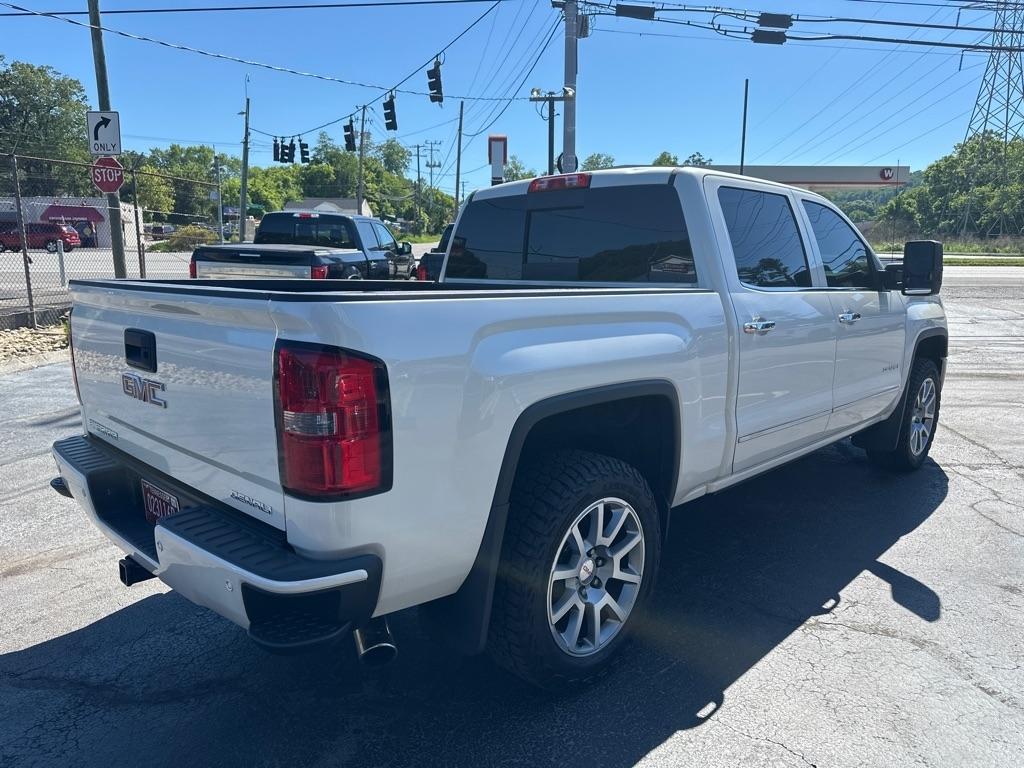 GMC Sierra 1500 4WD Crew Cab 143.5" Denali 2015