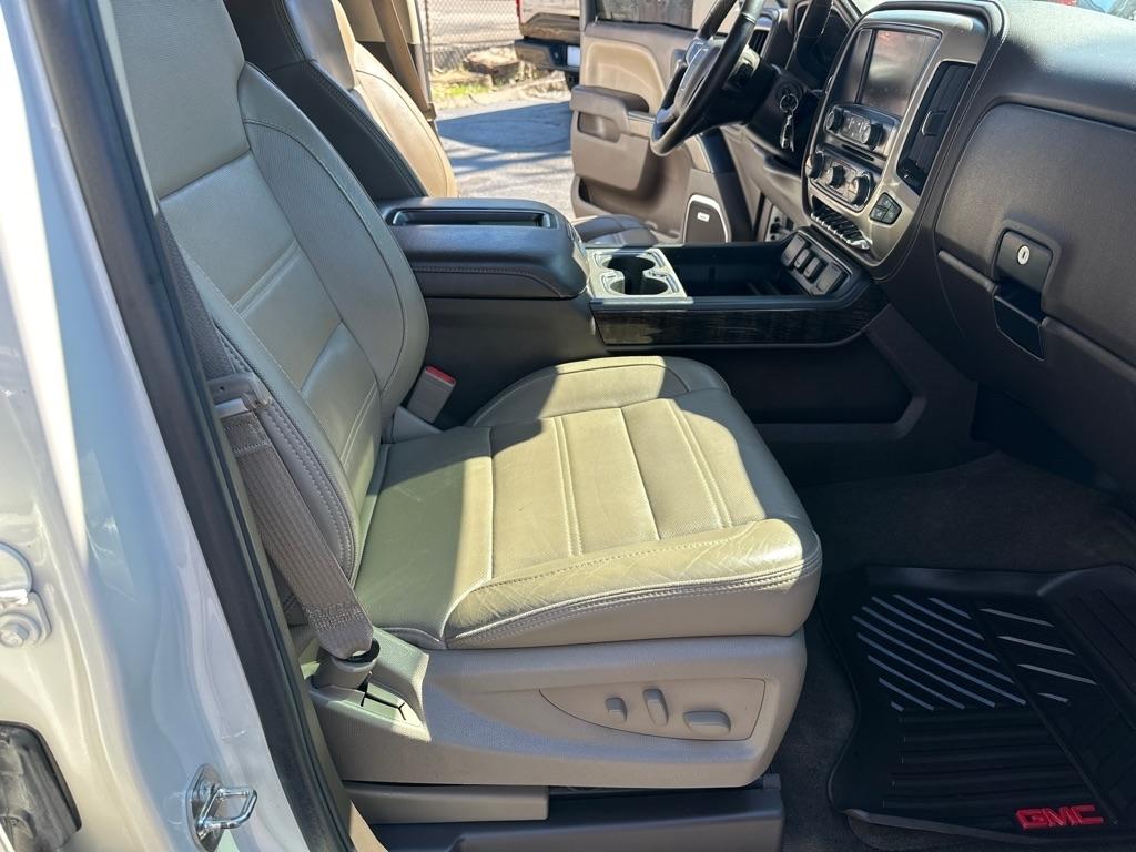 GMC Sierra 1500 4WD Crew Cab 143.5" Denali 2015
