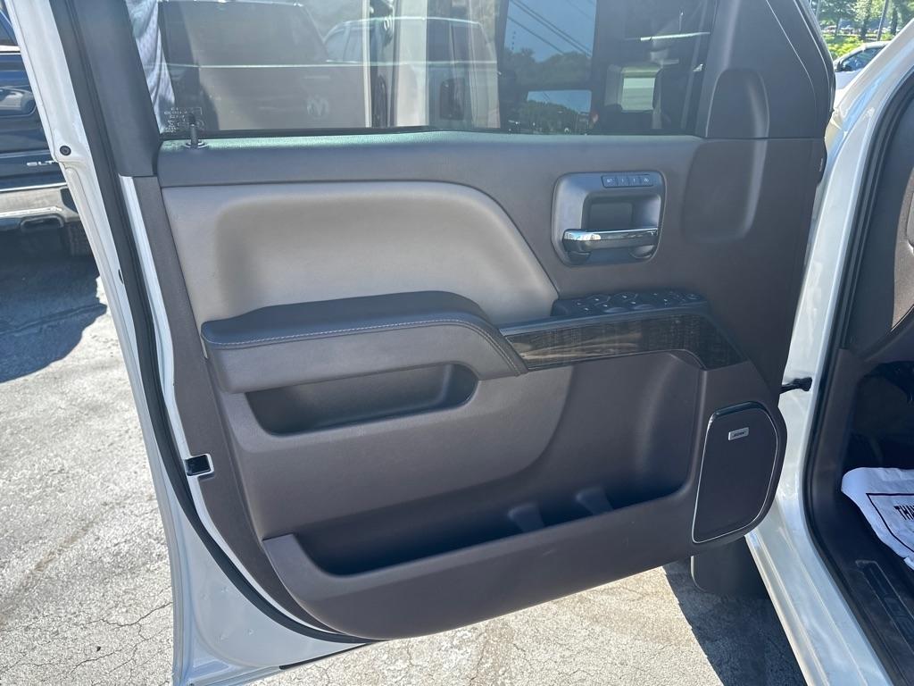 GMC Sierra 1500 4WD Crew Cab 143.5" Denali 2015