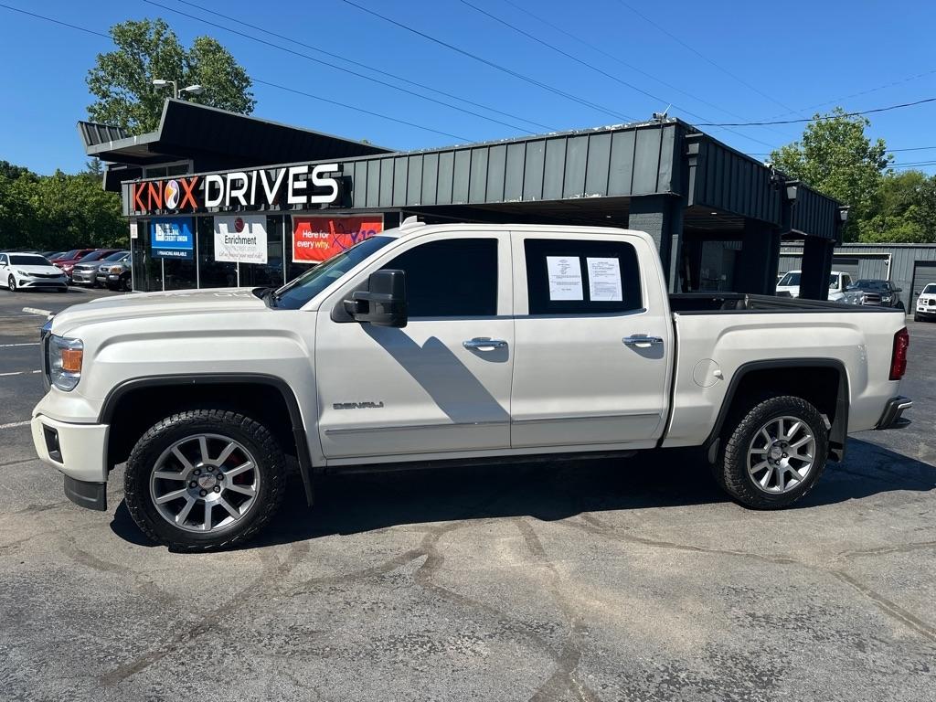 GMC Sierra 1500 4WD Crew Cab 143.5" Denali 2015