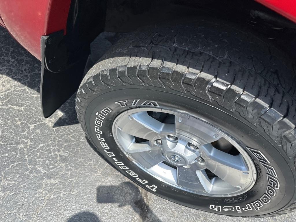 Toyota Tacoma 4WD Double Cab LB V6 AT (Natl) 2015
