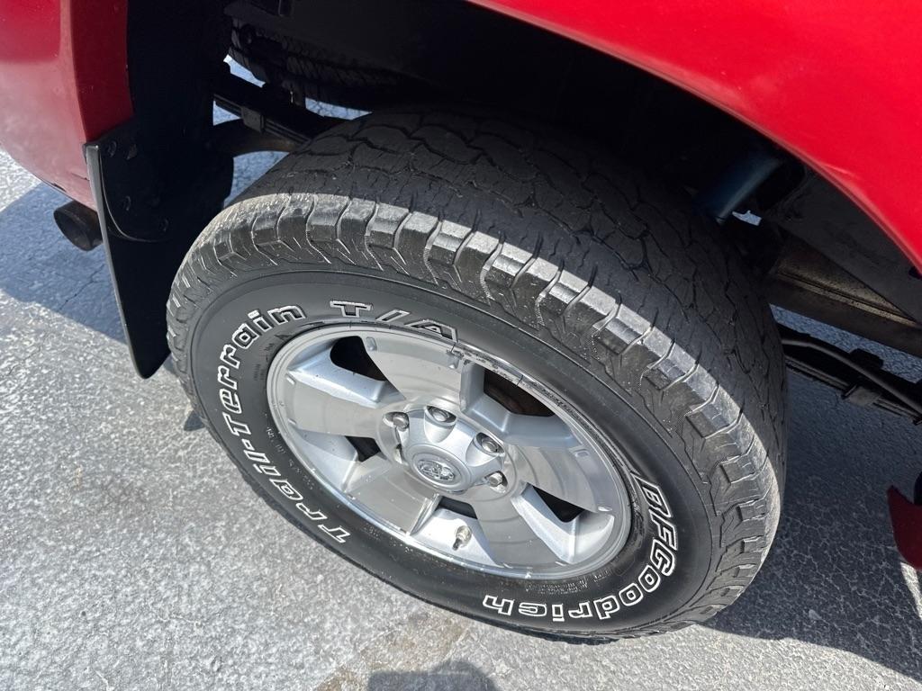 Toyota Tacoma 4WD Double Cab LB V6 AT (Natl) 2015