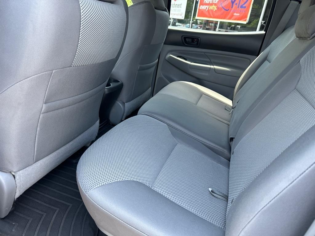 Toyota Tacoma 4WD Double Cab LB V6 AT (Natl) 2015