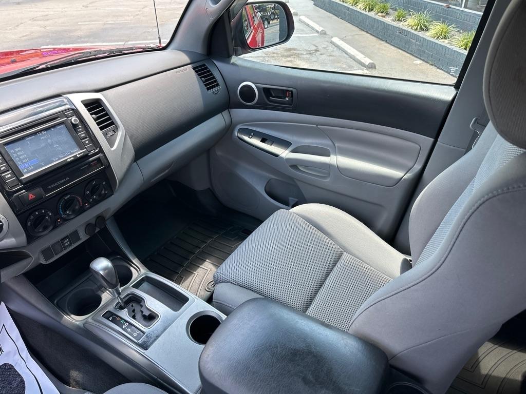 Toyota Tacoma 4WD Double Cab LB V6 AT (Natl) 2015