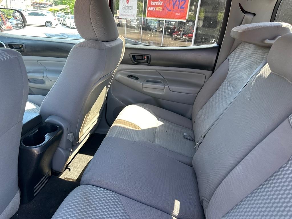 Toyota Tacoma 4WD Double Cab LB V6 AT (Natl) 2013