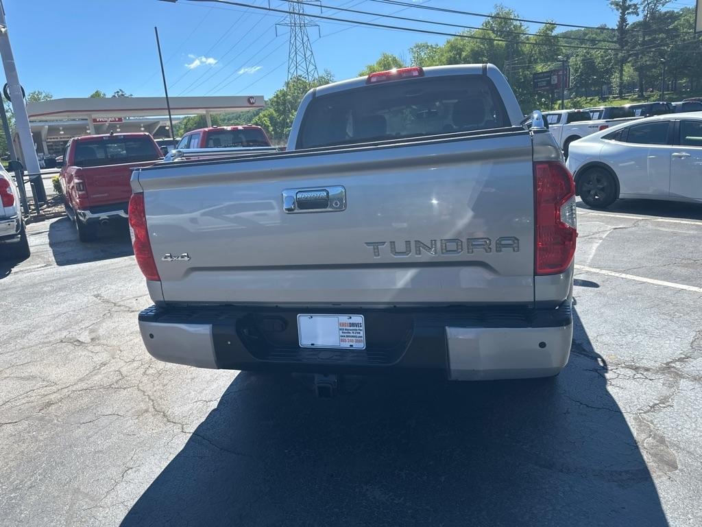 Toyota Tundra 4WD Truck CrewMax 5.7L FFV V8 6-Spd AT Platinum (Natl) 2016