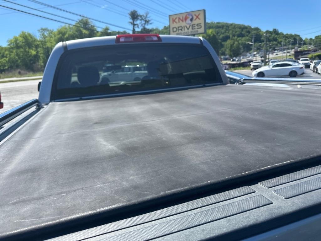 Toyota Tundra 4WD Truck CrewMax 5.7L FFV V8 6-Spd AT Platinum (Natl) 2016